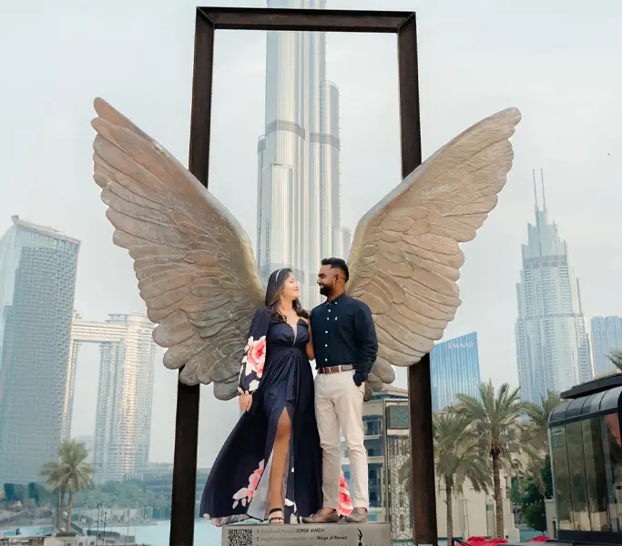 Couple shoot dubai wings of Mexico